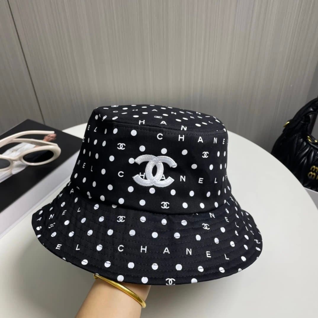 Gucci Bucket Hat GG Monogram — 012