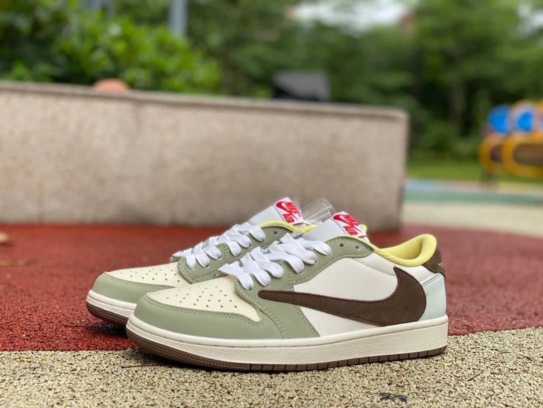 Nike × Travis Scott Dunk Low Cactus Jack — 白绿棕倒钩 DM7866-140