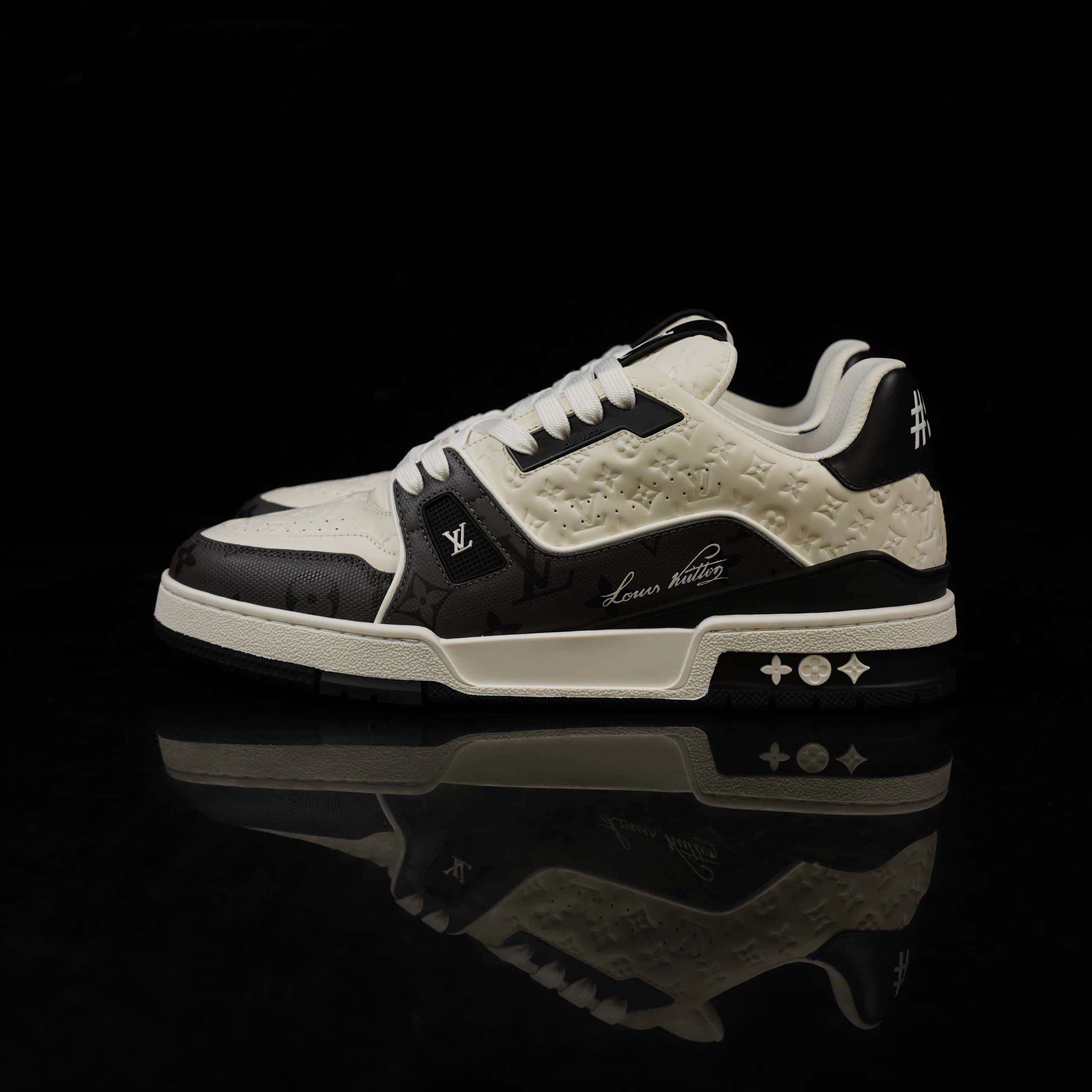 Louis Vuitton LV Trainer Monogram Brown — 尺码备注 · IV 白黑