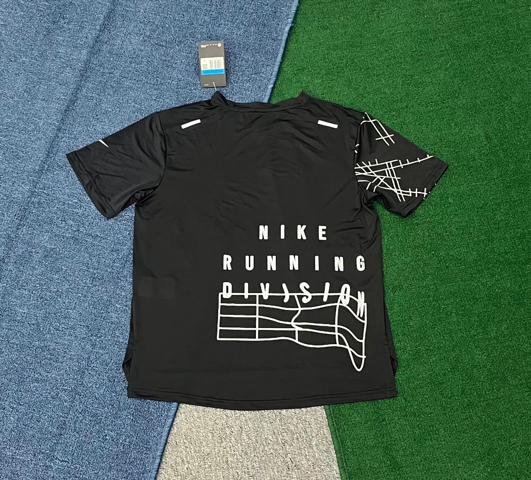 Nike Running Division Tee Graphic Print