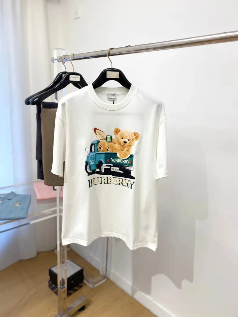 Burberry Equestrian Knight T-Shirt Embroidered Logo — 15