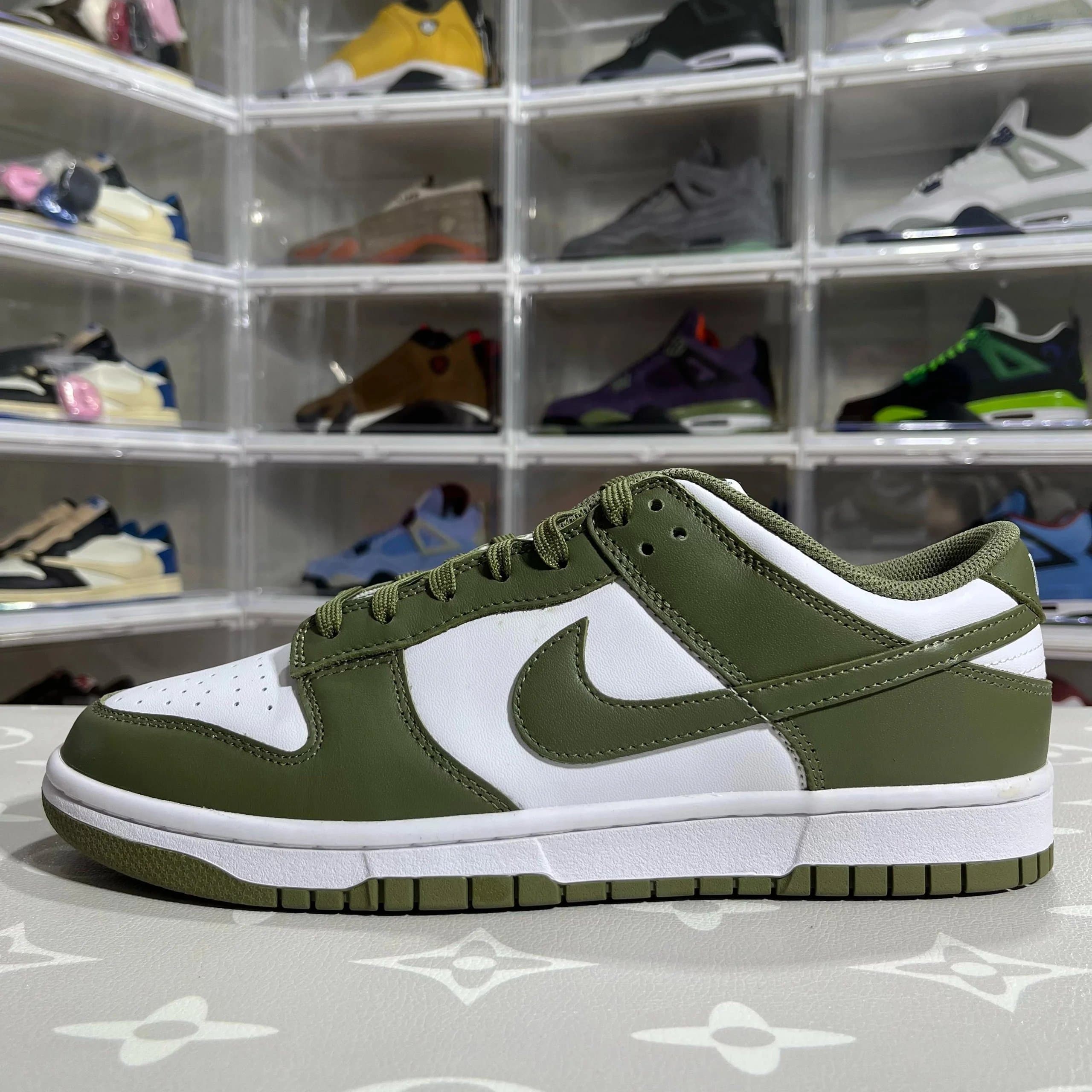 Nike Dunk Low Olive