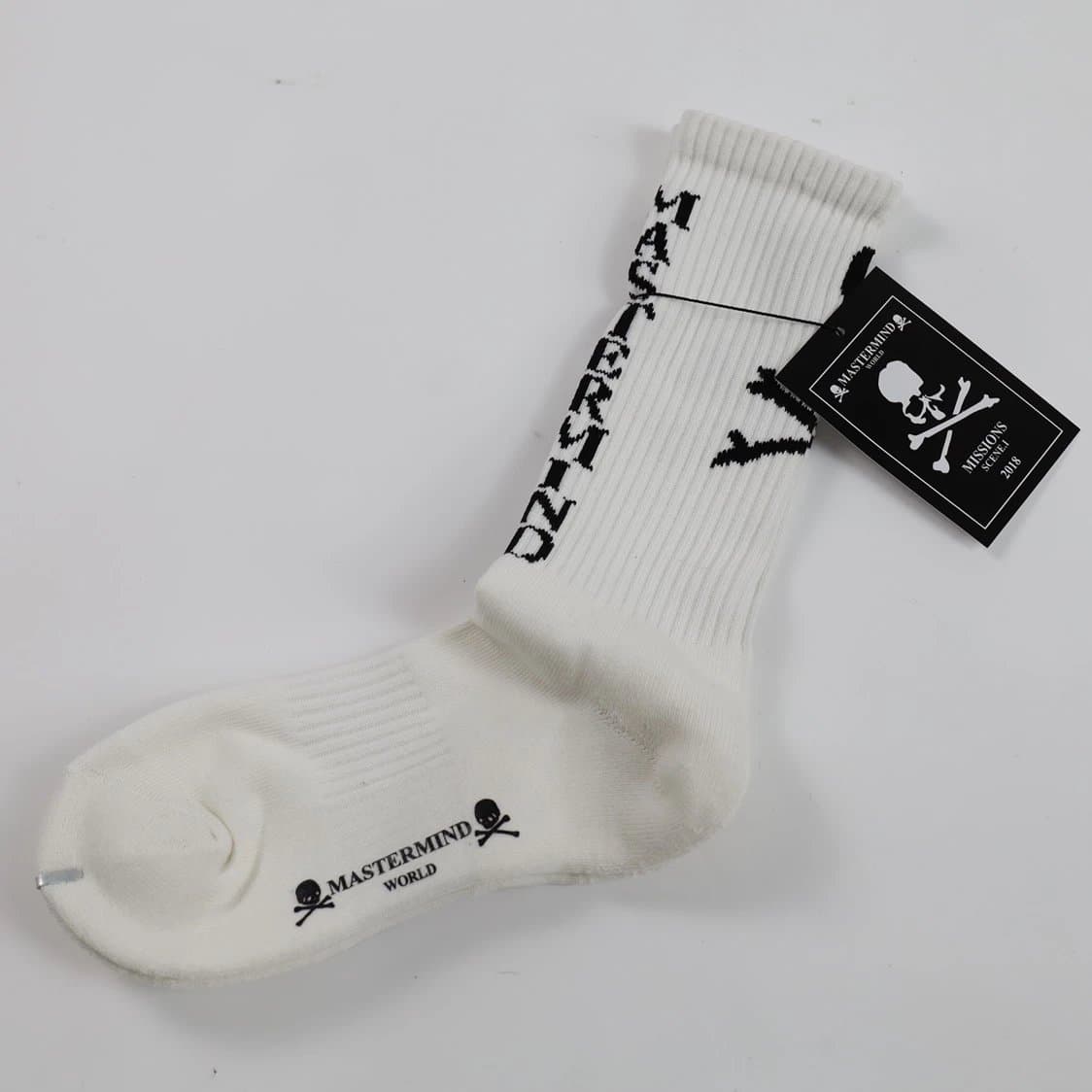 Mastermind Japan Skull Socks Skull & Crossbones — 高帮白