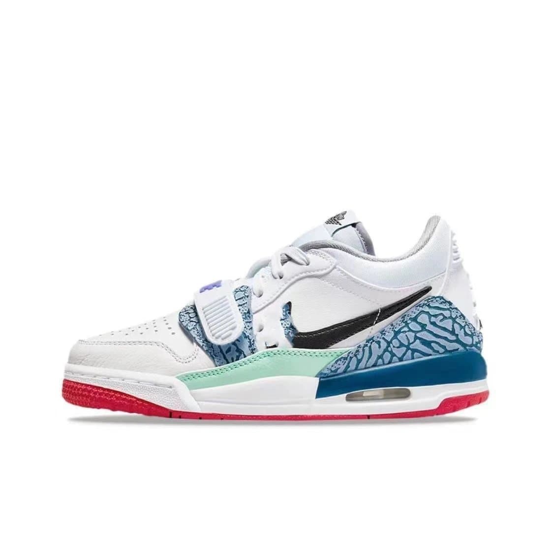 Air Jordan 3 Low University Blue