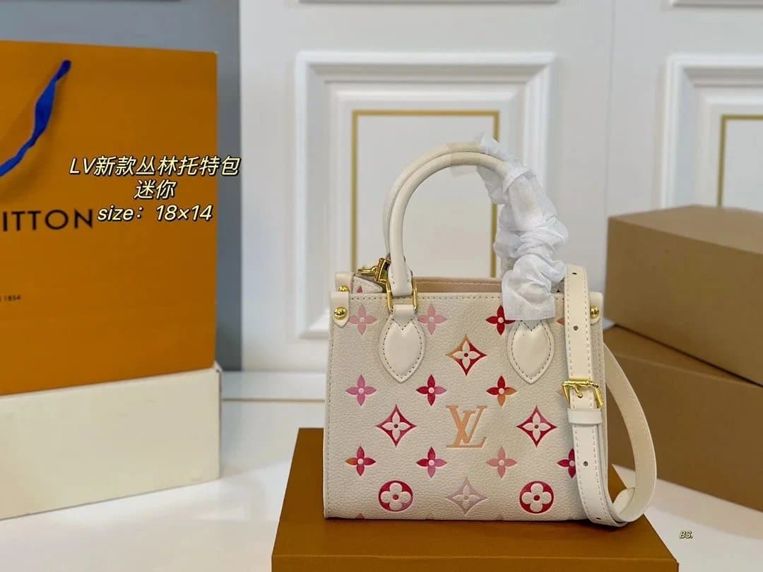 Louis Vuitton Carryall Monogram Eclipse — 050301001-5（Size：18×14cm）