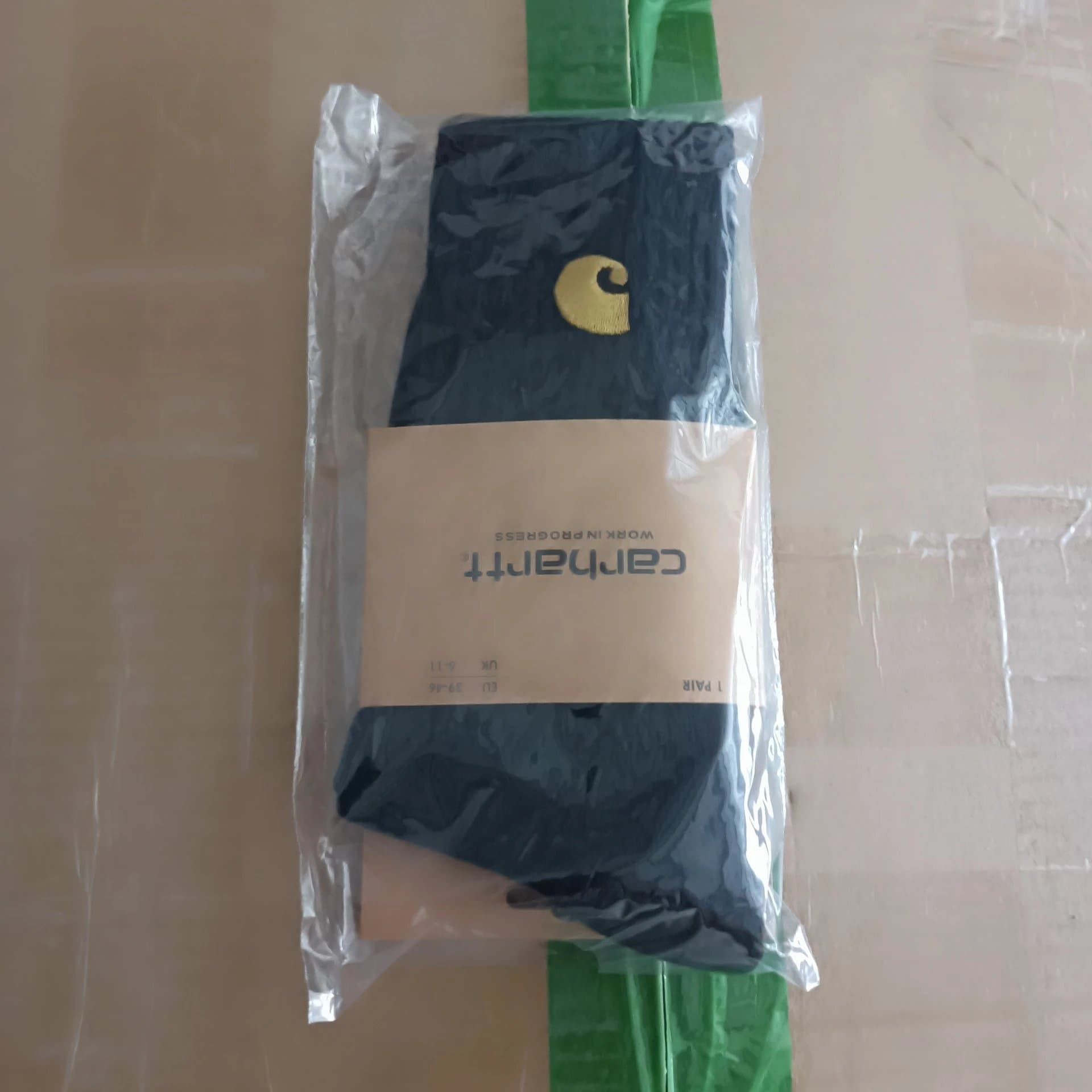 Carhartt Logo Socks Reverse Logo — 均码 · 黑色刺绣款