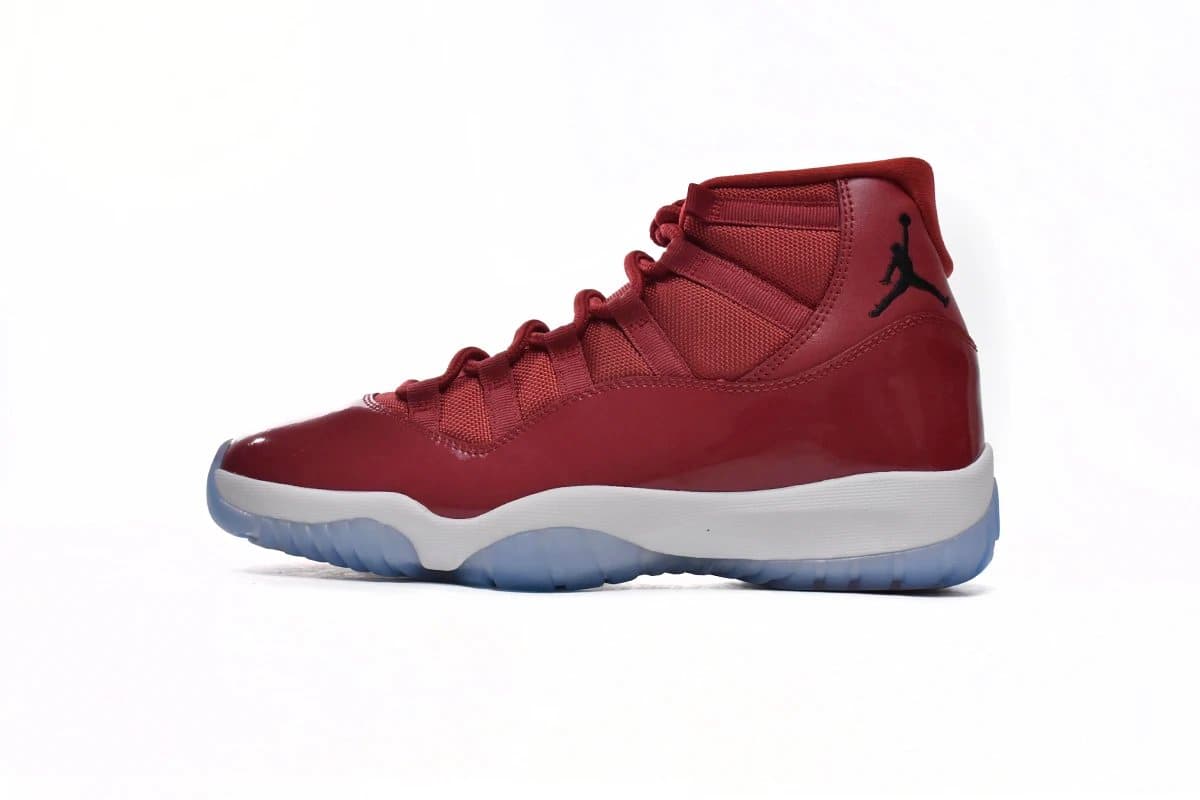 Air Jordan 11 Bred