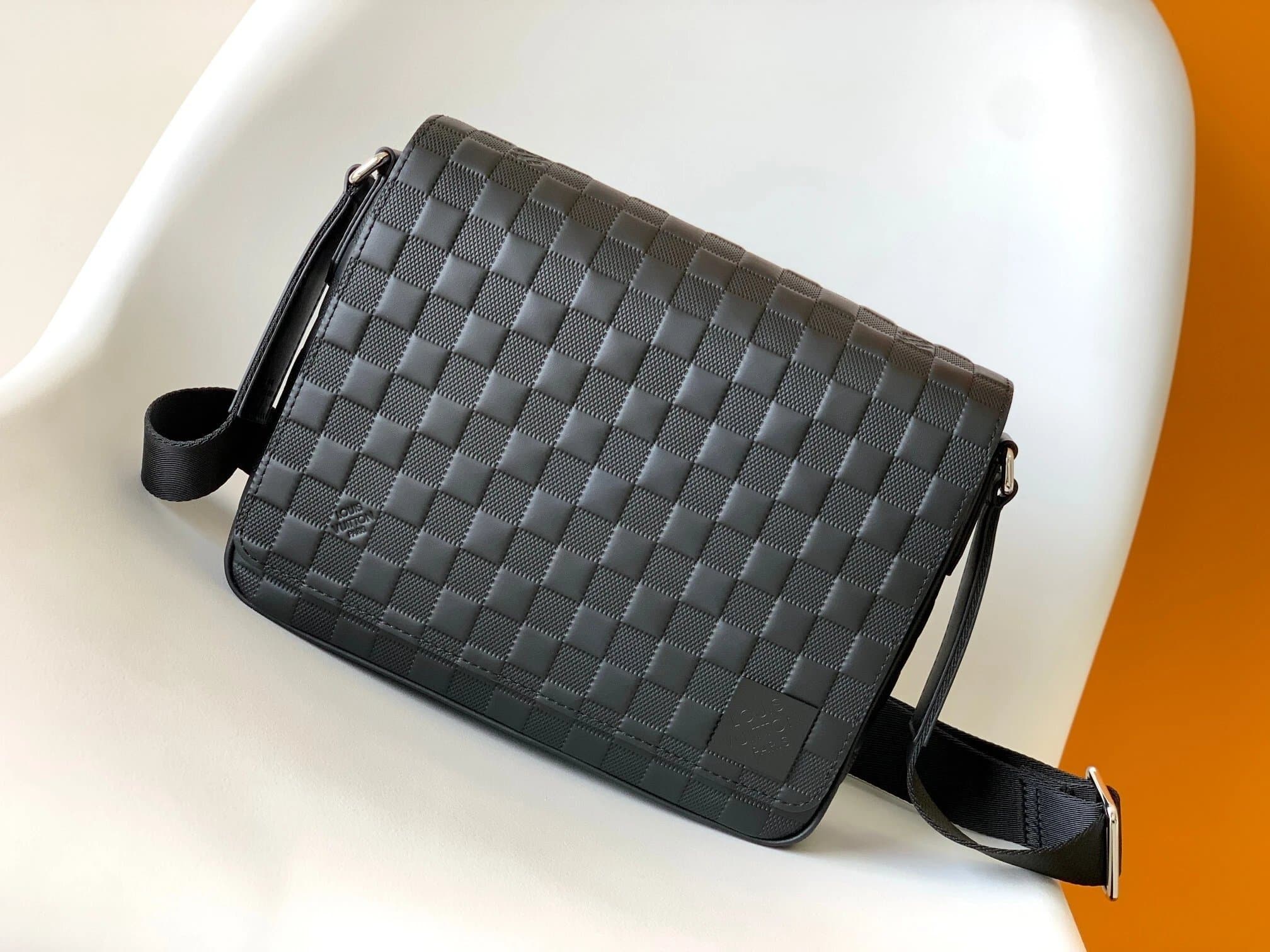 Louis Vuitton Damier Graphite Messenger Bag Checkered Leather