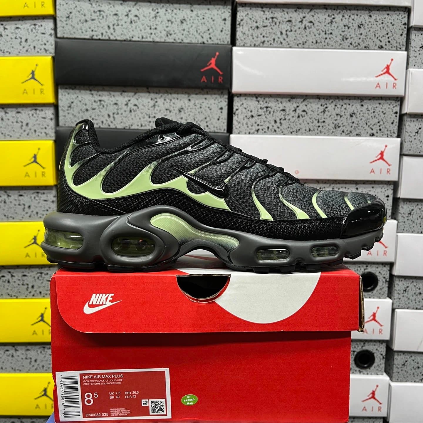 Jordan Air Max Plus Iron Grey/Black/LT Liquid Lime