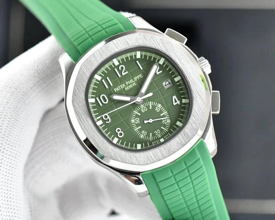 Patek Philippe Aquanaut Chronograph Black Dial with Grid Pattern — 银绿