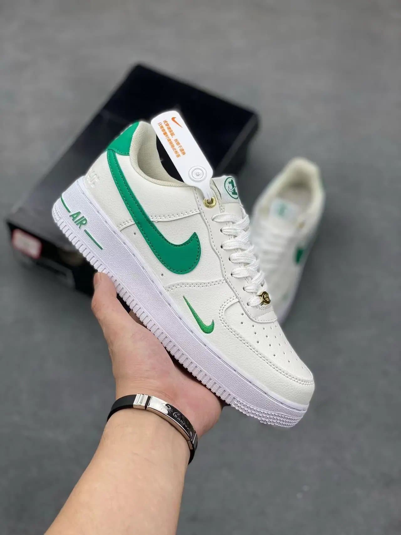Nike Air Force 1 Low Supreme Box Logo — 21