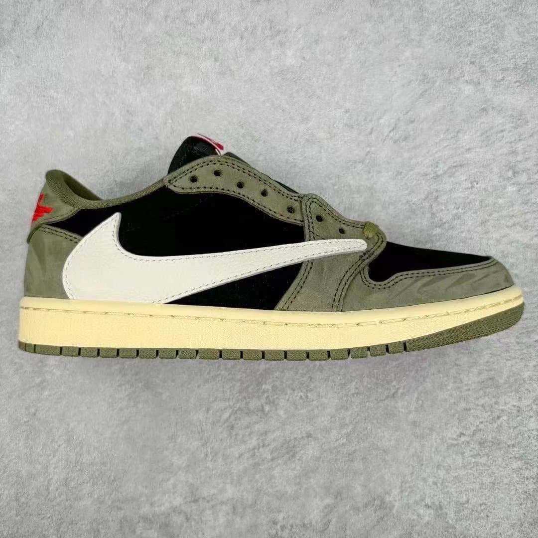 Nike × Travis Scott Dunk Low Cactus Jack
