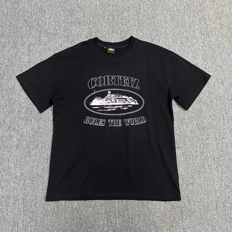 Corteiz Logo Tee Pink Outline Script — 0154008HJ