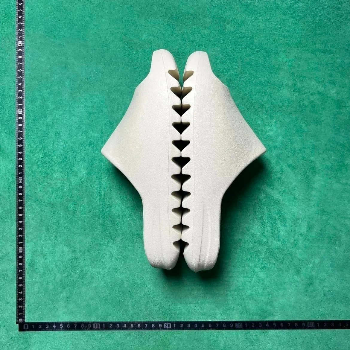 Yeezy Foam Runner Bone