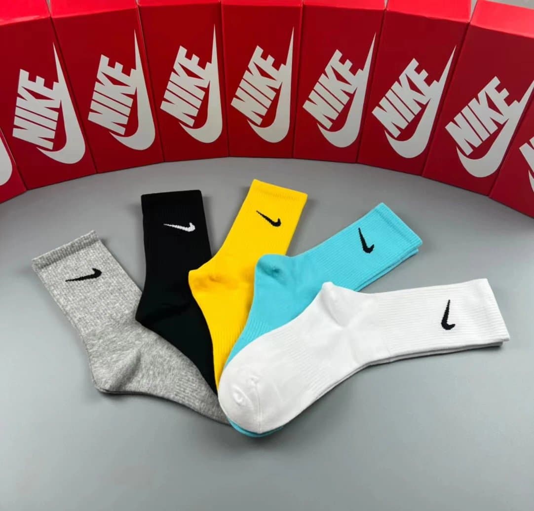 Nike Cushioned Ankle Socks Classic Logo — 14
