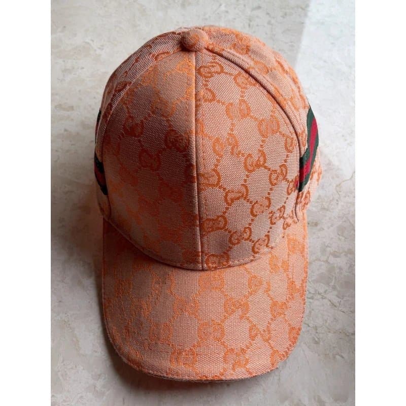Gucci Baseball Cap GG Supreme — 可调节 · 粉色布顶