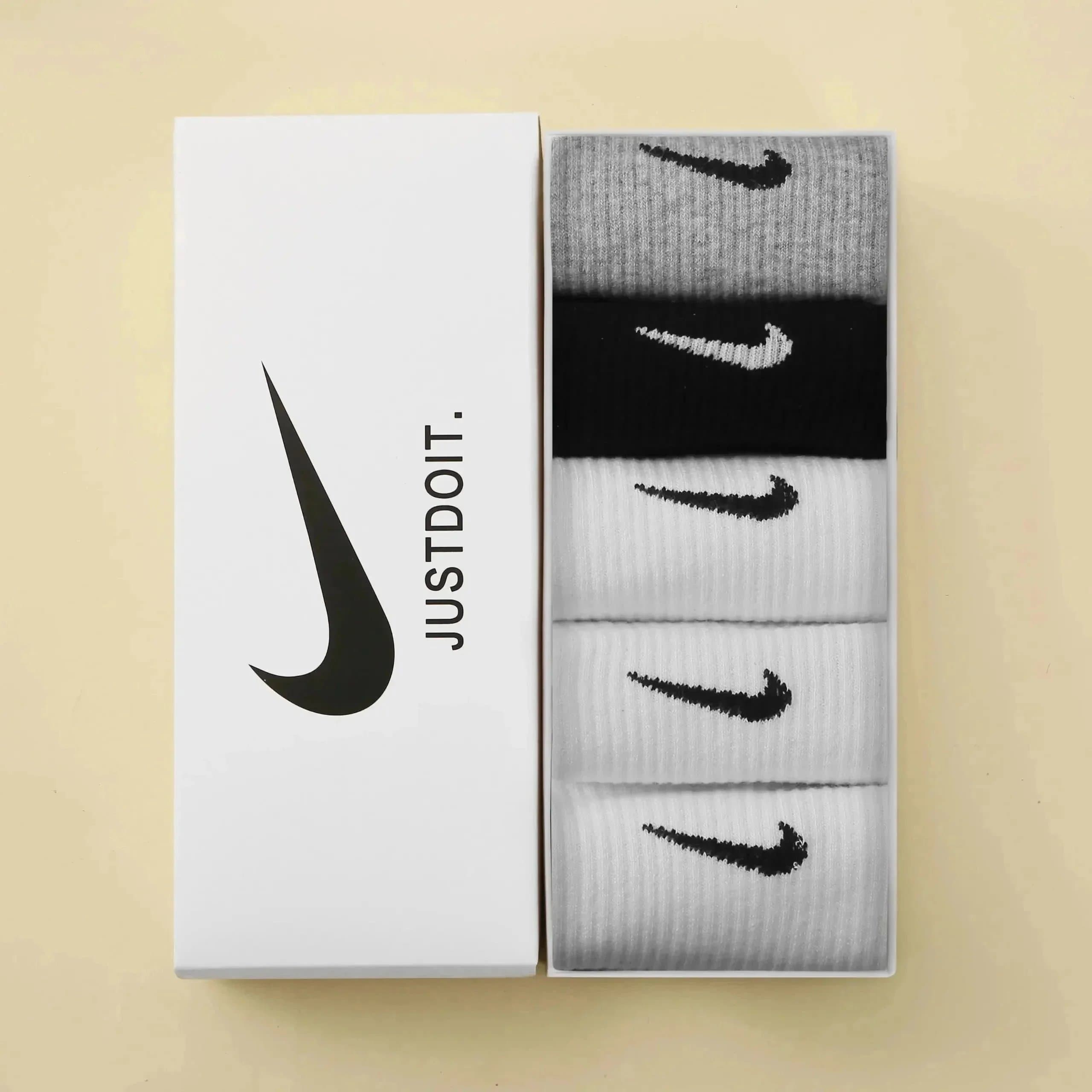 Nike Swoosh Crew Socks Classic Logo — 5 pairs【3white+lgrey+1black】
