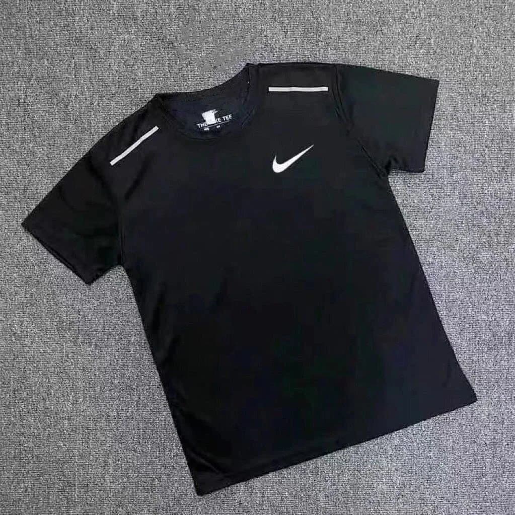 The Nike Tee Reflective Stripe