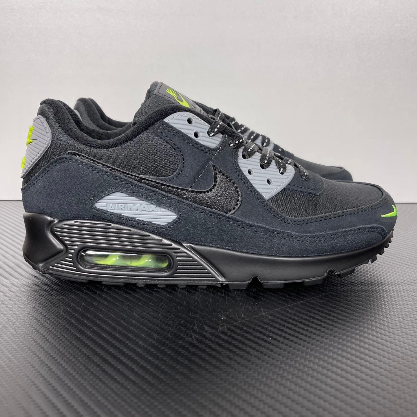 Nike Air Max 90 Volt