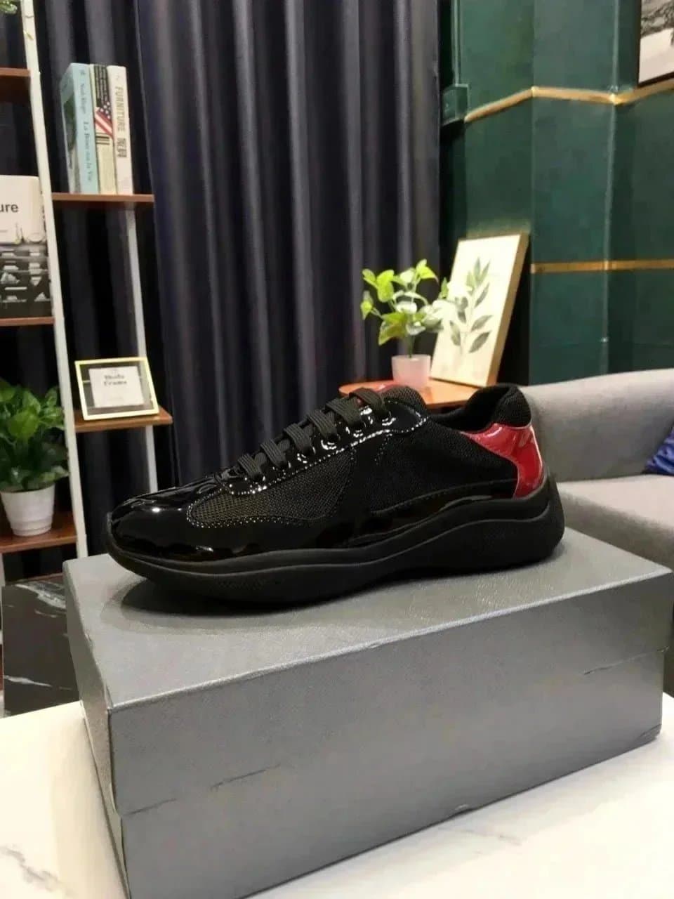 Prada Cloudbust Thunder Glossy Green — 16 黑漆红尾