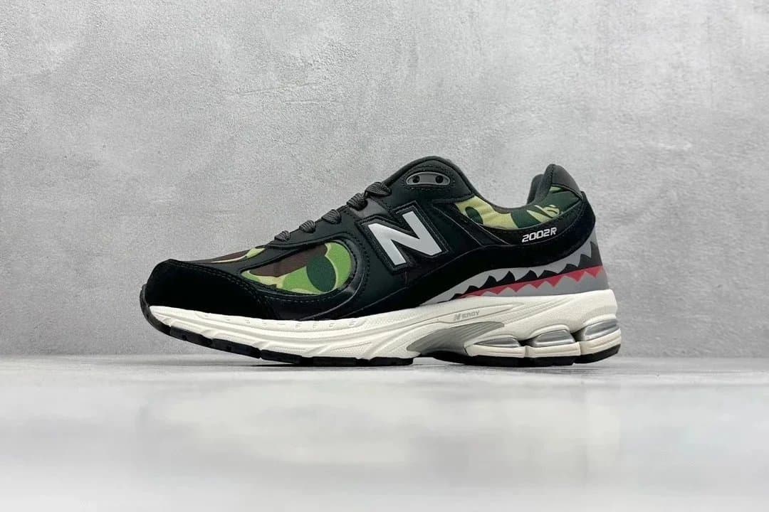 New Balance 2002R Olive — M2002RBF  迷彩黑色 · NEW2002
