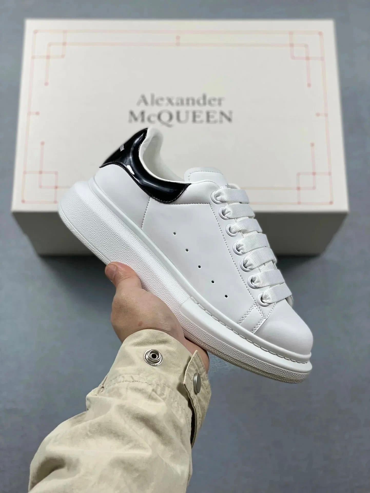 Alexander McQueen Oversized Sneaker Triple White — 081253029