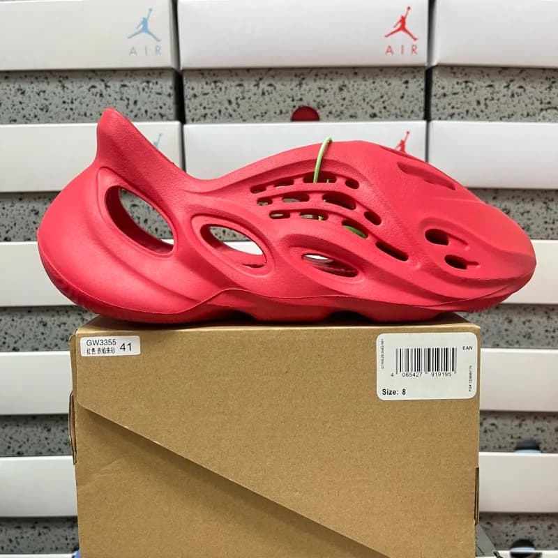 Air Jordan 13 Crimson