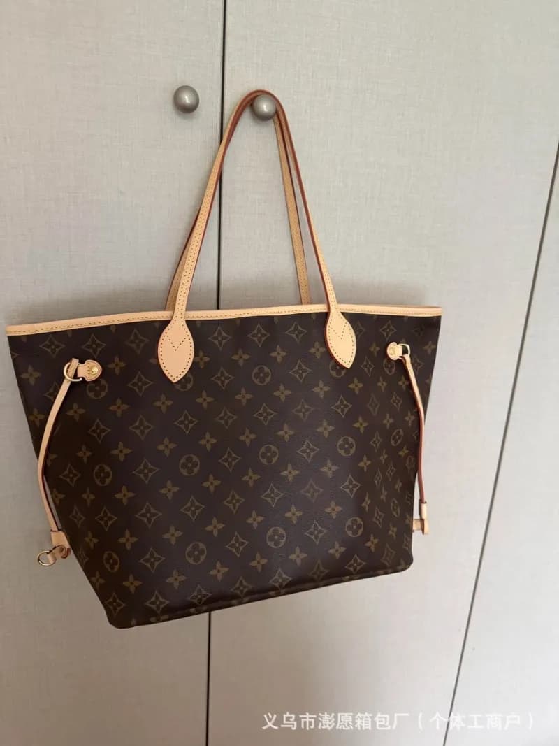 Louis Vuitton Neverfull Monogram Canvas
