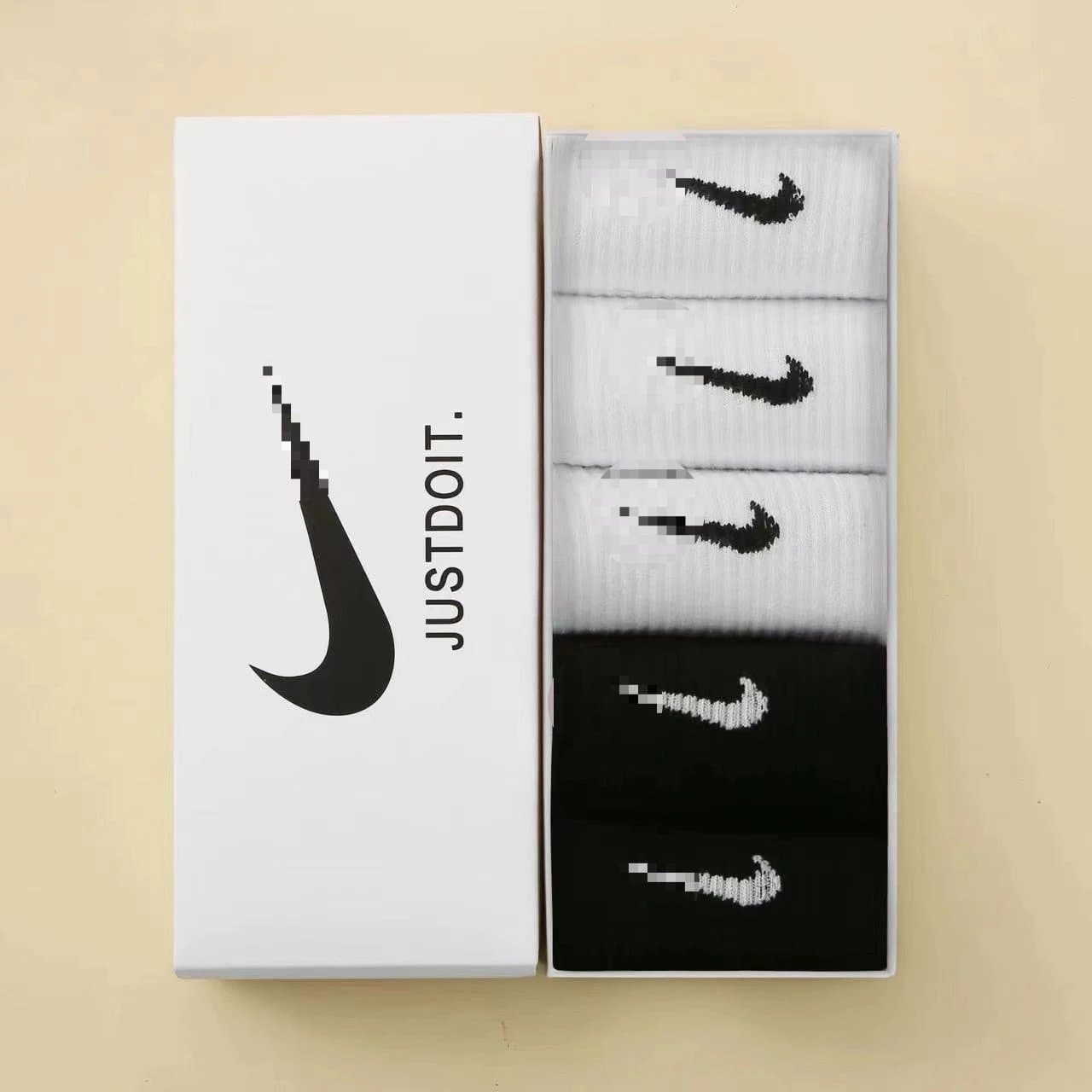 Nike Socks Swoosh Logo Crew Socks — 5双装【白+白+白+黑+黑】