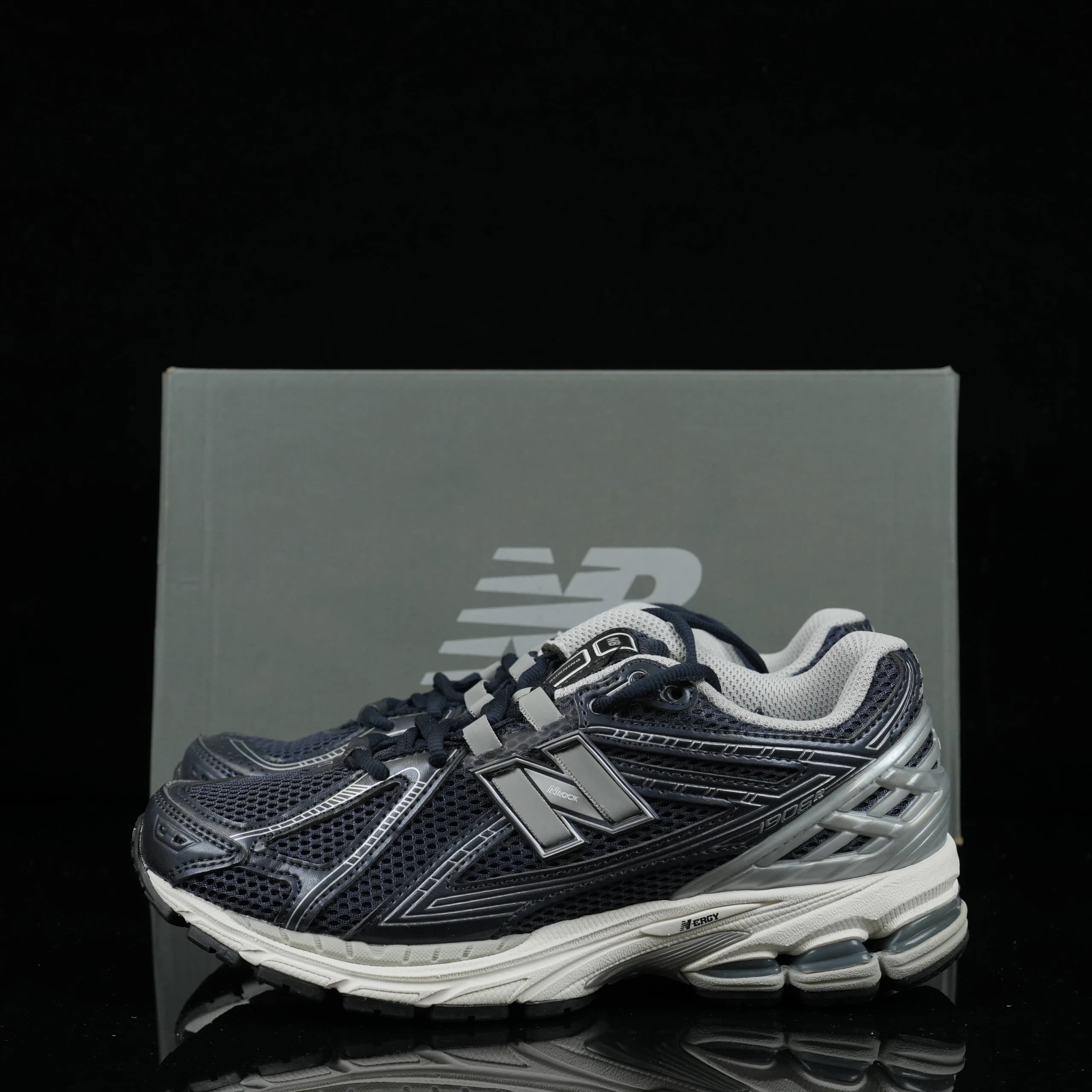 New Balance 1906R White Red — M1906RCA · 36-47含半码 （下单尺码备注）
