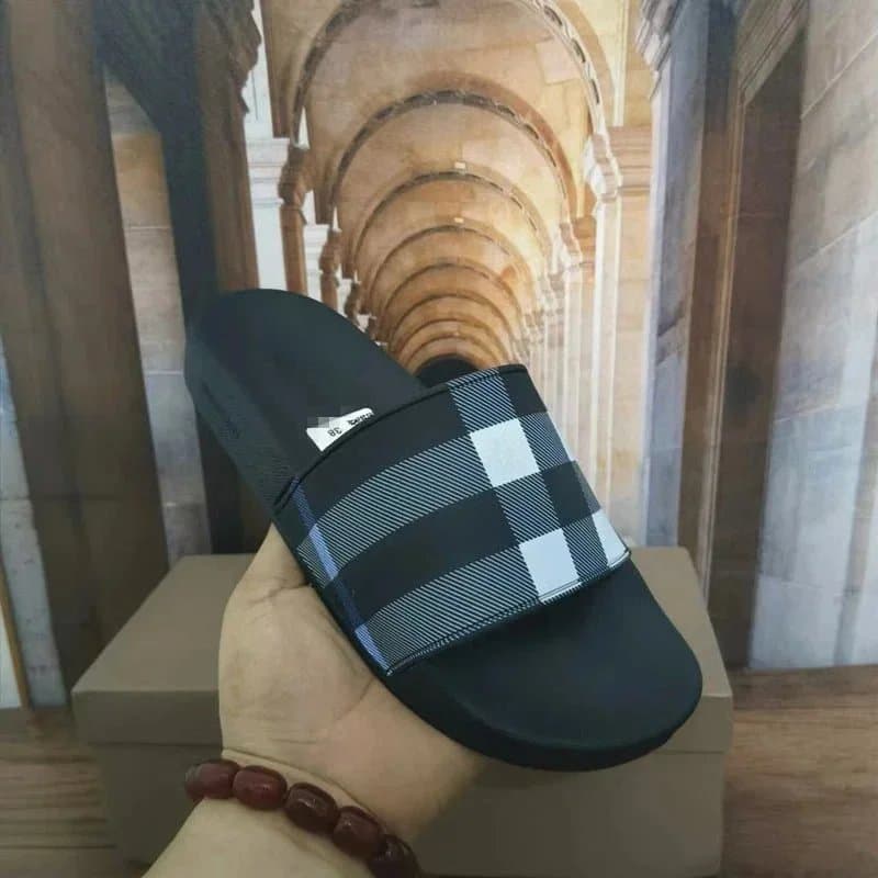 Burberry Check Slide House Check