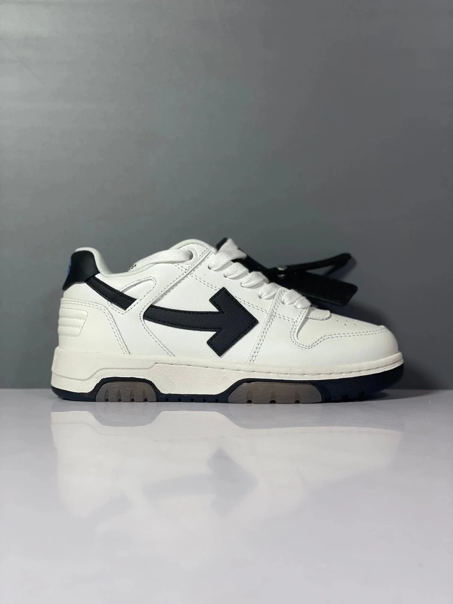 Off-White Arrow Sneaker Arrow Logo