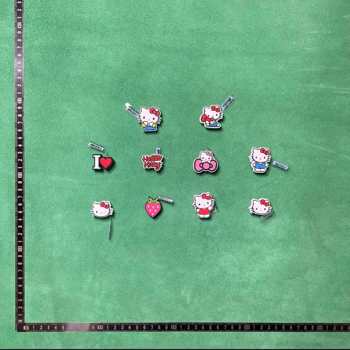 Crocs Hello Kitty Charms Assorted — 明星晕染紫+kt猫鞋花