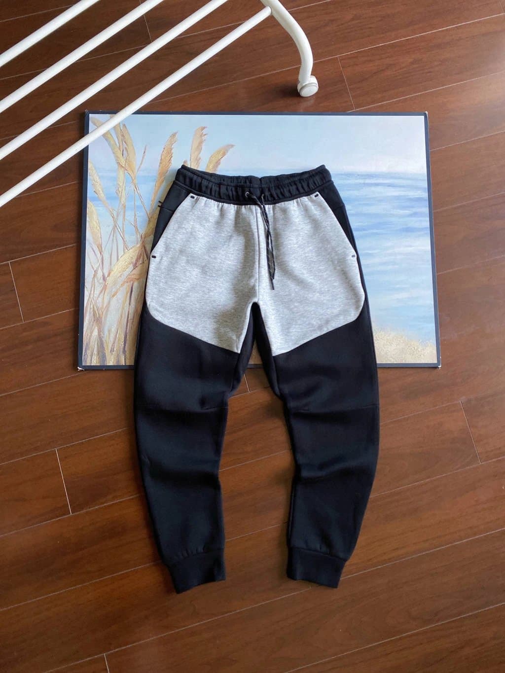 Nike Tech Fleece Shorts Solid Black — 黑拼浅灰长裤