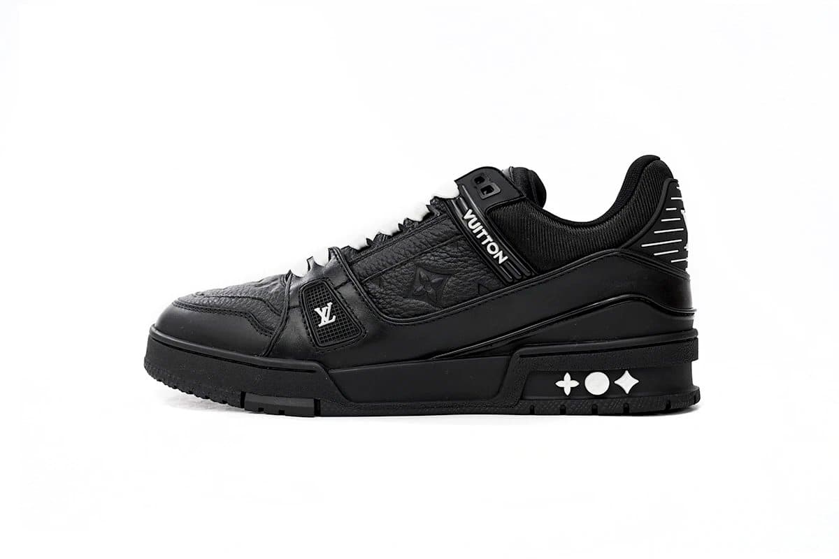 Louis Vuitton LV Trainer Monogram Embossed — EUR35-EUR46 (Message Note Size)↓↓↓↓ · 全黑压花