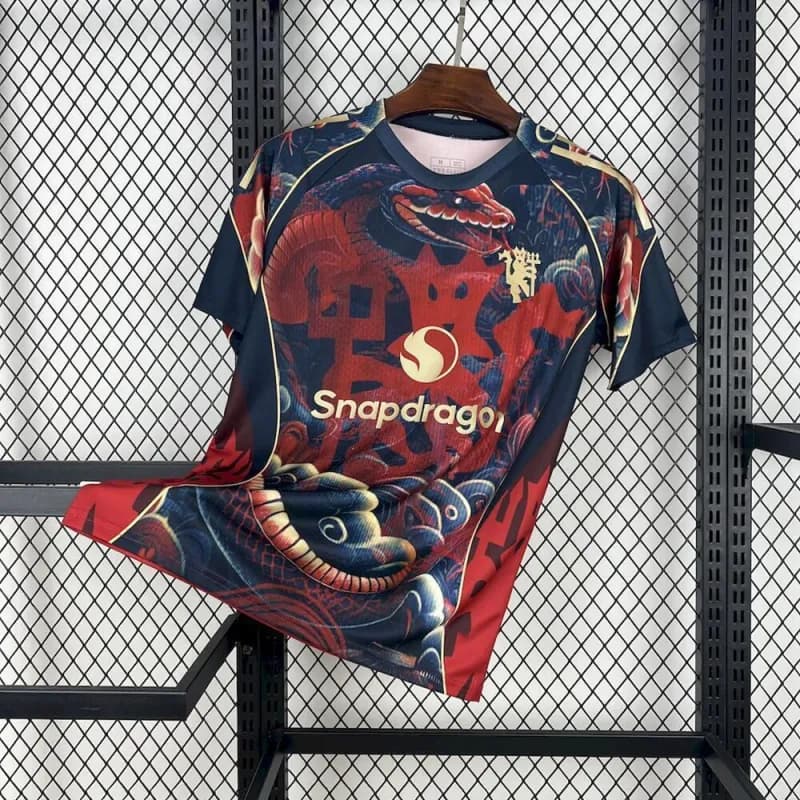 Graphic Tee Dragon Print