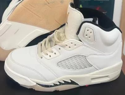 Air Jordan 5 Laney — 白黑