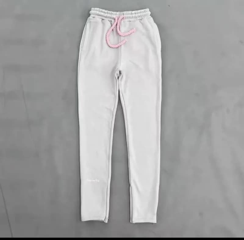 Fear of God Essentials Hoodie and Joggers Set Graffiti Logo — 灰色（卫裤）
