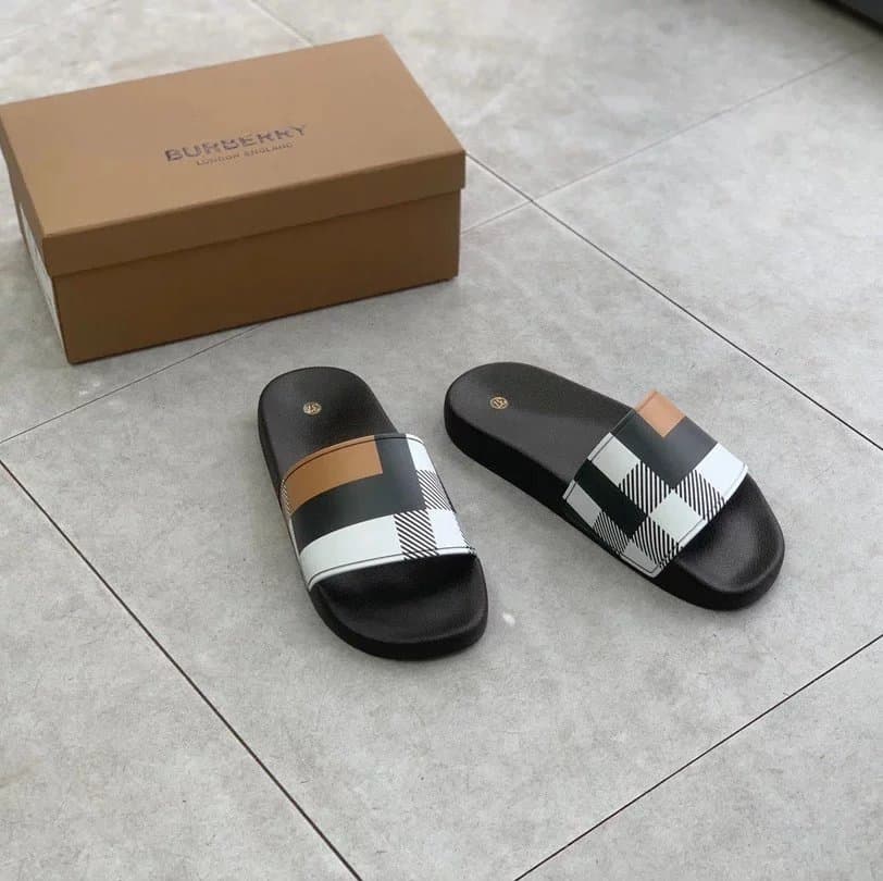 Burberry Equestrian Knight Slide Monogram Logo — 黑白格
