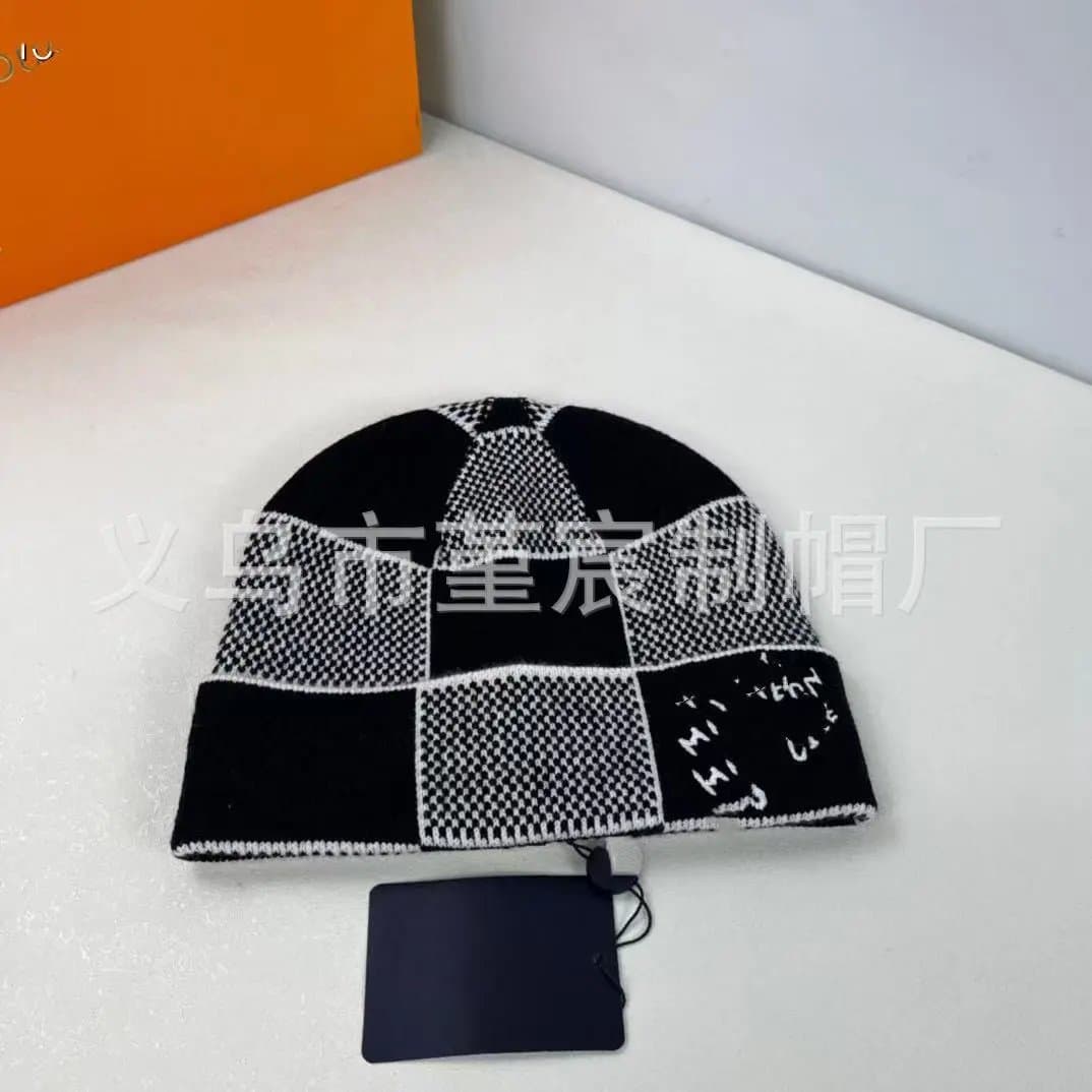 Louis Vuitton Knit Beanie Checkered Patchwork — M（56-58cm） · 黑白色