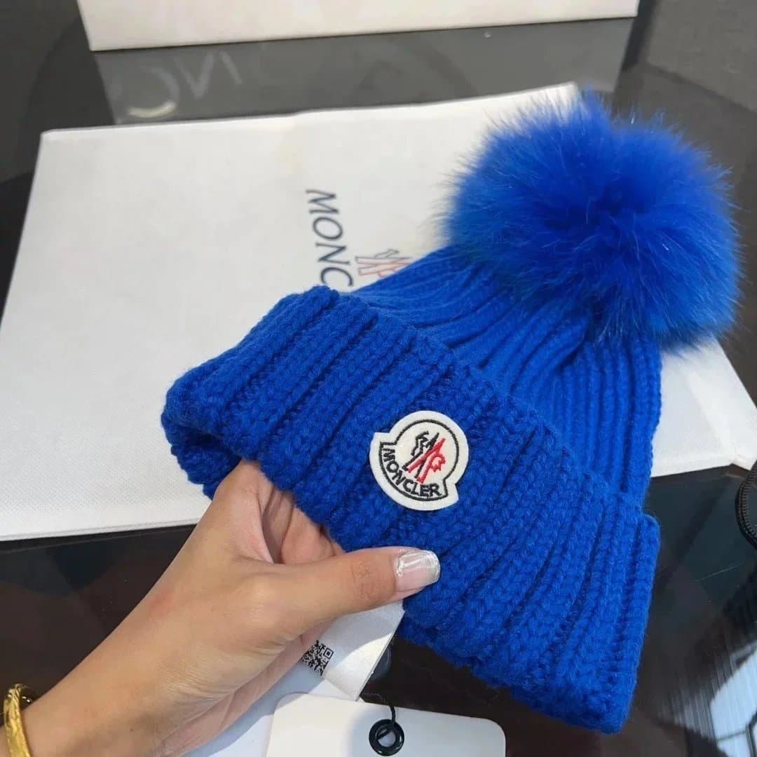 Moncler Beanie Logo Patch — 均码 · 24