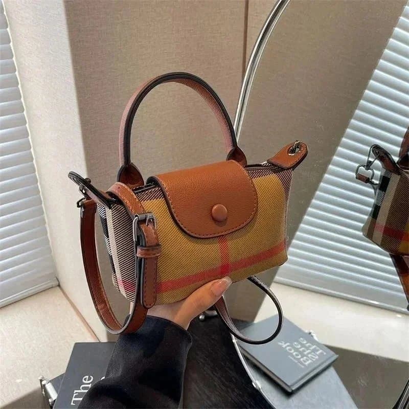 Louis Vuitton Neverfull Monogram Canvas — 25