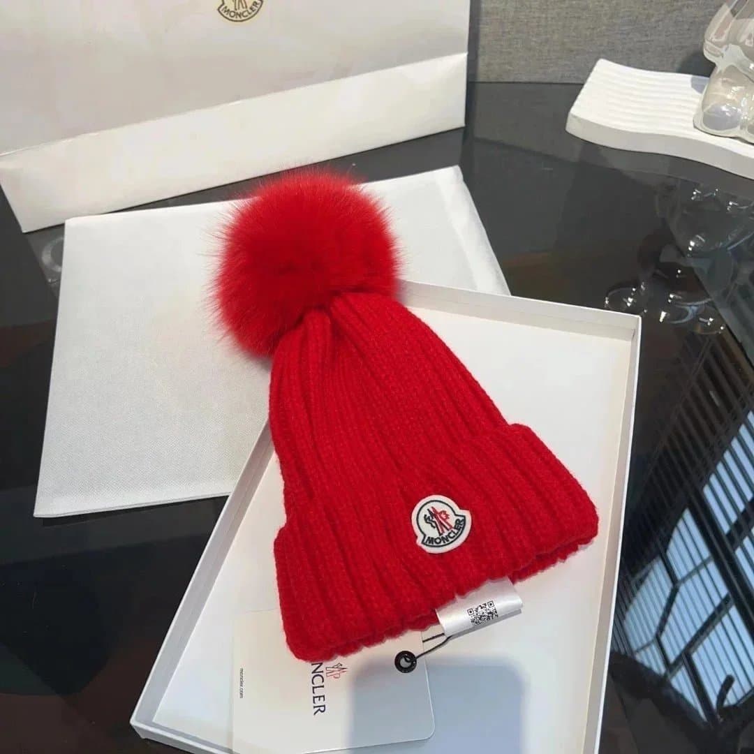 Moncler Beanie Logo Patch — 027