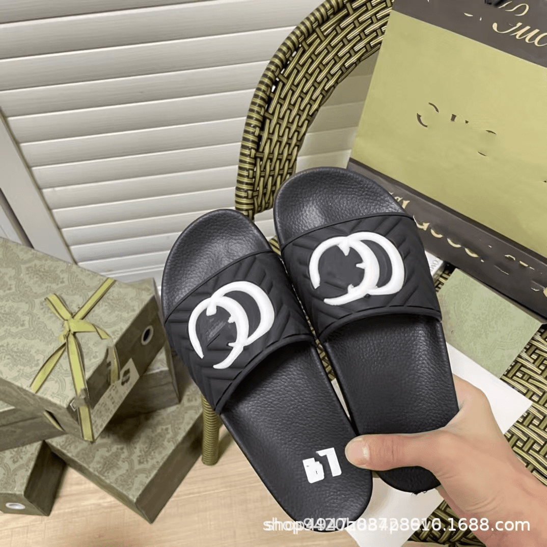 Adidas Adilette Slide Classic — 17