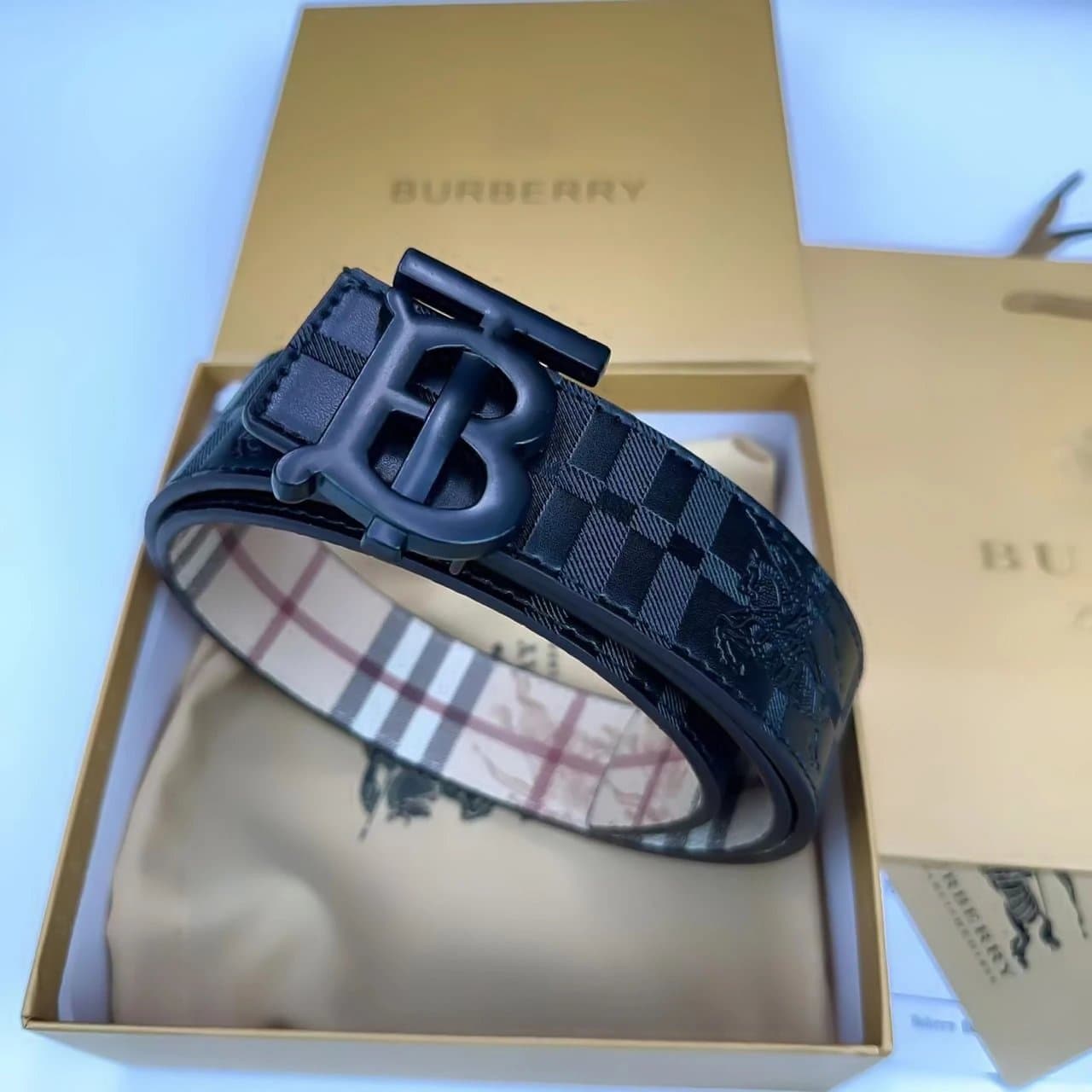 Burberry Monogram Check Belt Reversible — 上TB黑压花黑扣
