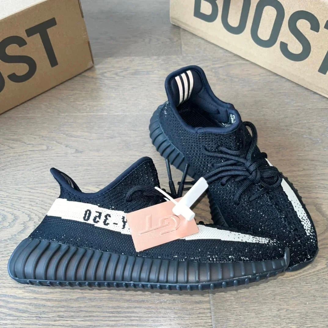 Yeezy Boost 350 V2 Zebra