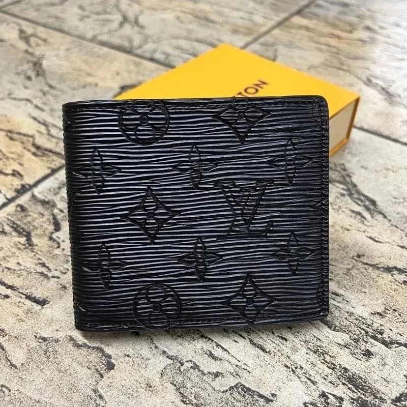 Louis Vuitton Bifold Wallet Tiger Embroidery — 水波纹压大字