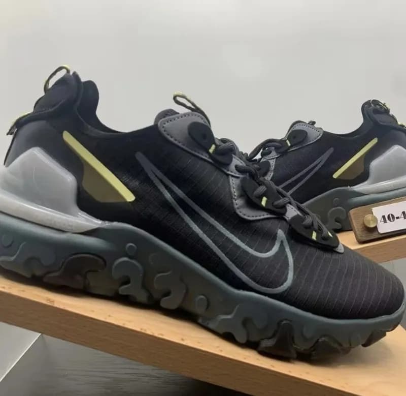 Nike Air VaporMax Plus Black Volt