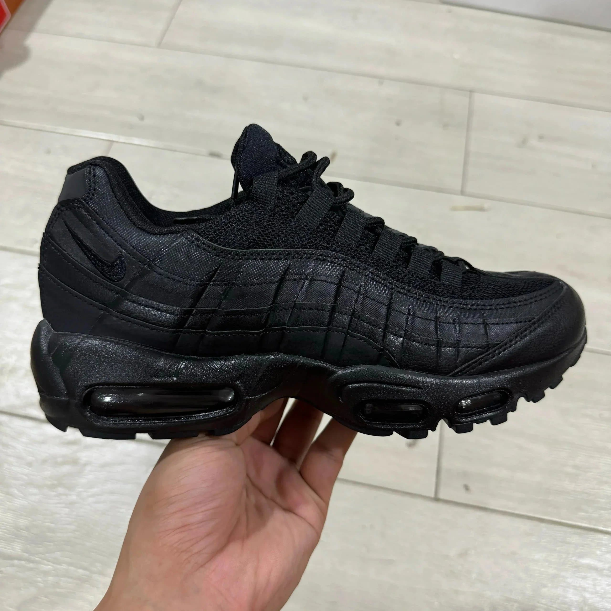 Nike Air Max 95 Triple Black