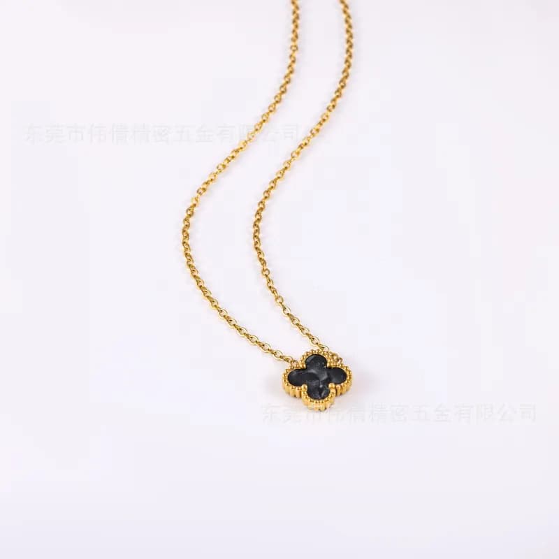 Van Cleef & Arpels Alhambra Pendant Single Motif